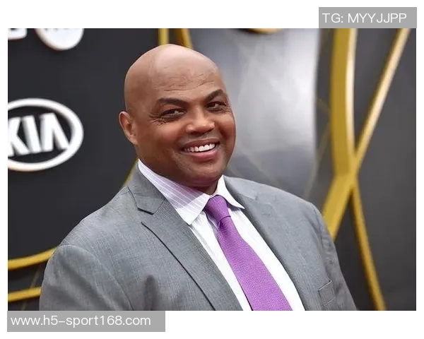 巴克利直言奥胖无论男扮女装都难掩其丑陋本质